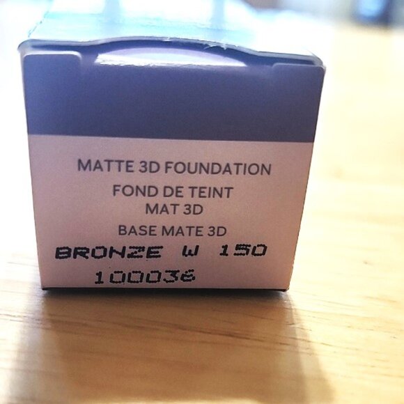 Mary Kay Timewise Matte 3D Foundation Bronze W 150, 1 oz/30 ml - Picture 3 of 5